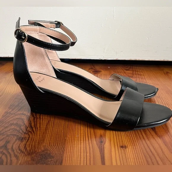 a new day Black Wedge Sandals, size 6.5 - Picture 2 of 7